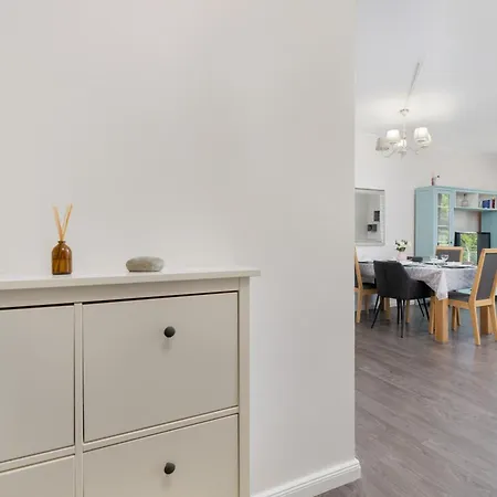 Nowoczesny W Spokojnej Okolicy Z Parkingiem By Rent Like Apartamento